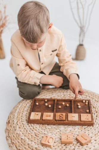 Montessori matematik materiale Træ tælle bakke 1x5