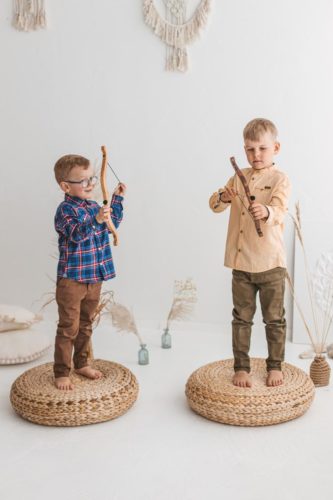 Hölzernes Bogenschießen Pfeil und Bogen Spielzeug, personalisiertes Kleinkindgeschenk, vorgetäuschtes Spielset