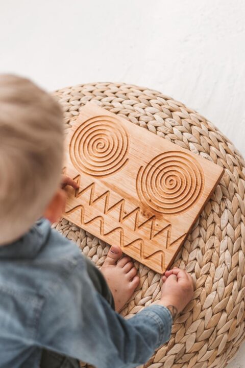 Spårningsformer - cirkel och linjer för småbarn av Woodinout Montessori leksaker